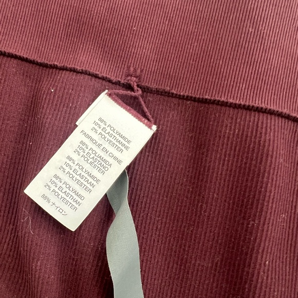 Vuori Ribbed Leggings in Burgundy - Picture 4 of 7